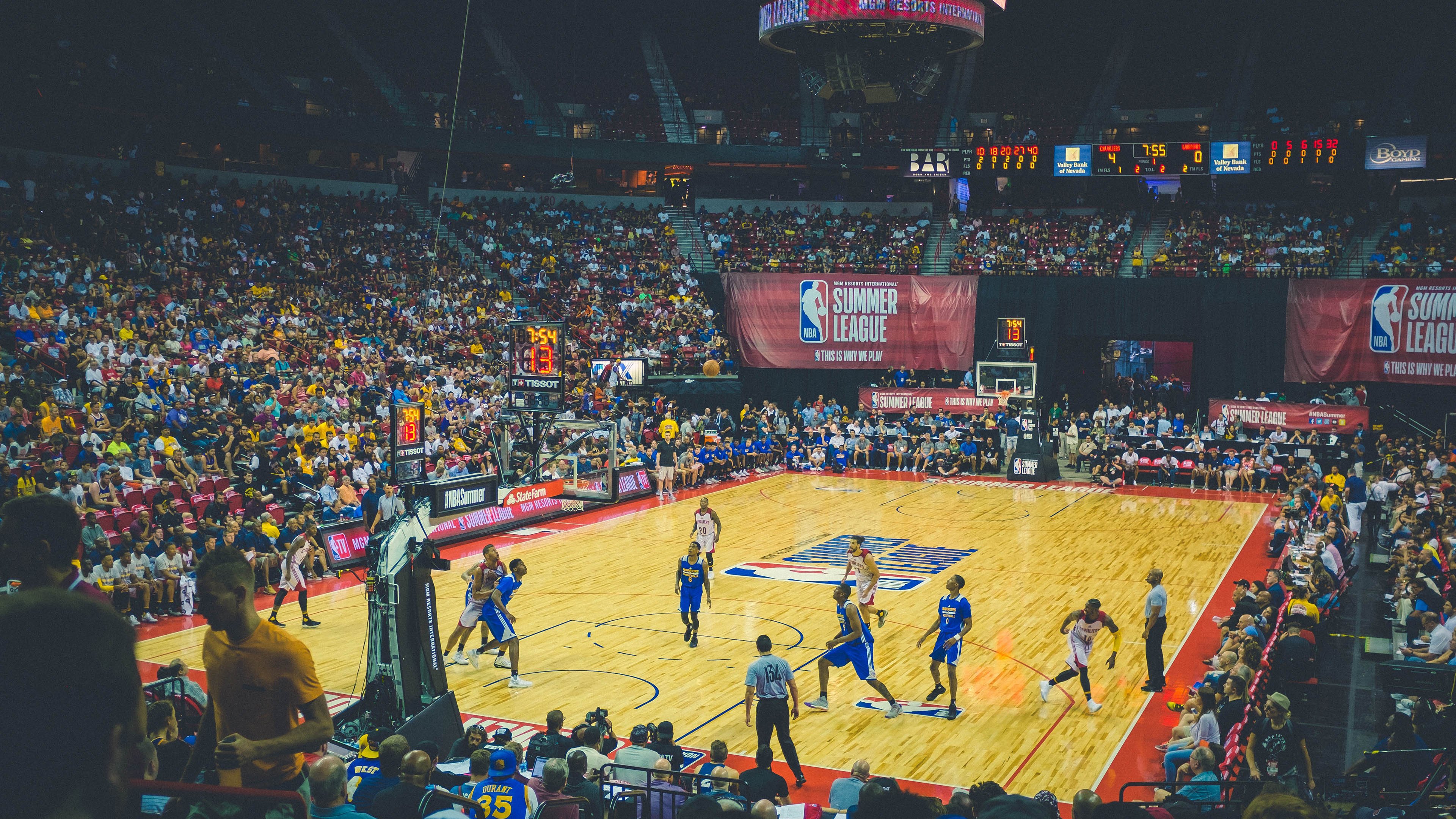 当篮网遇见雄鹿,恩比德如何以攻防统治改写对决叙事?