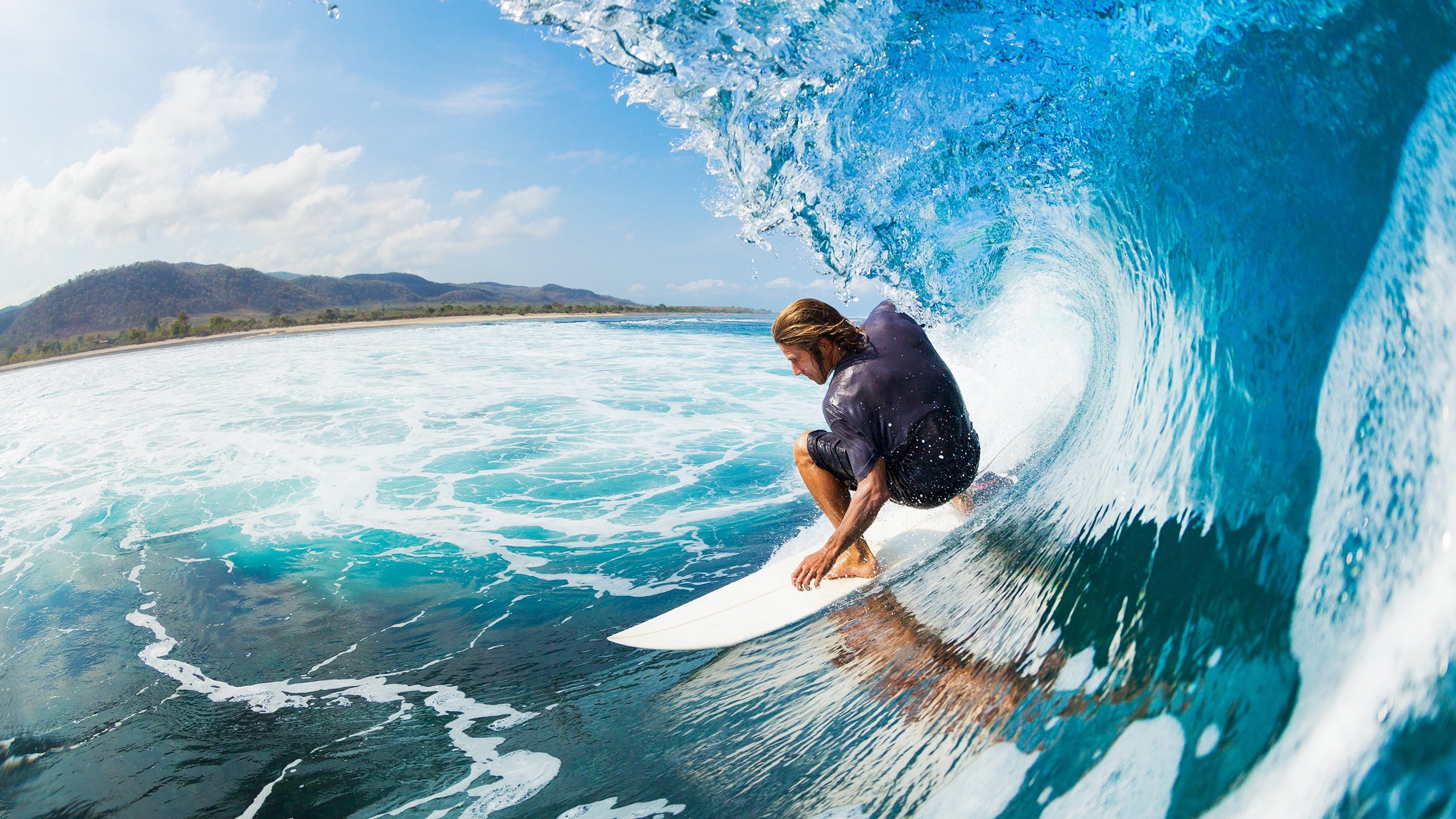 雄鹿连续得分压制湖人，霍勒迪成为关键先生